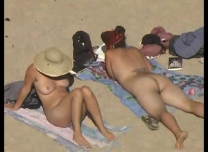 Rafian beach hunter caught 2 chesty..